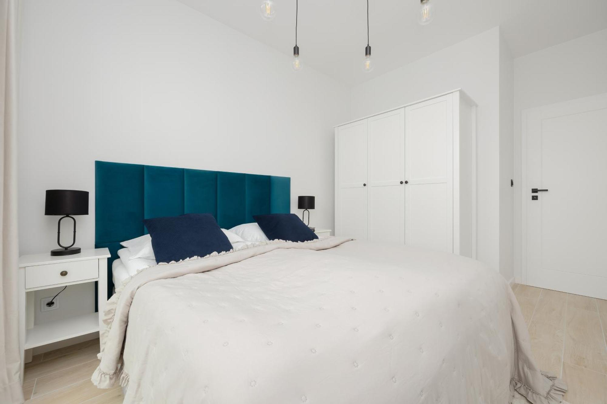 Stylish Apartments With Parking By Noclegi Renters Warschau Buitenkant foto
